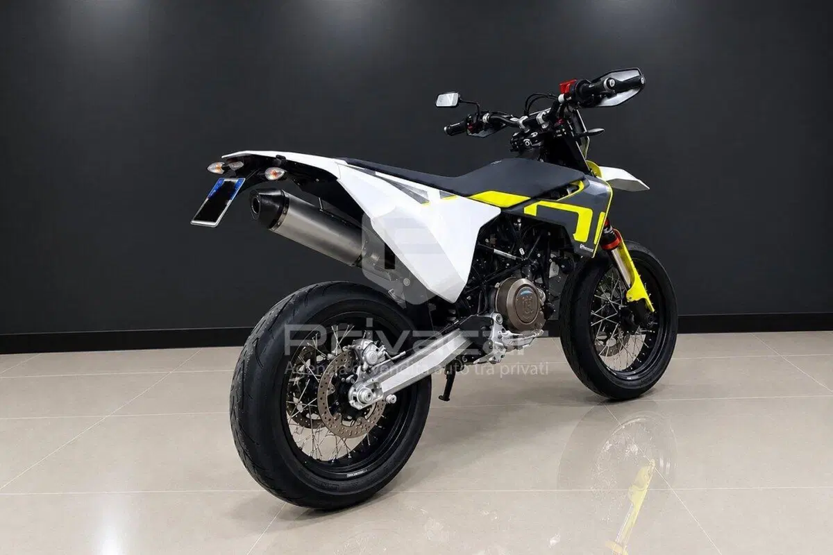 Husqvarna 701 Supermoto (2021) (6)