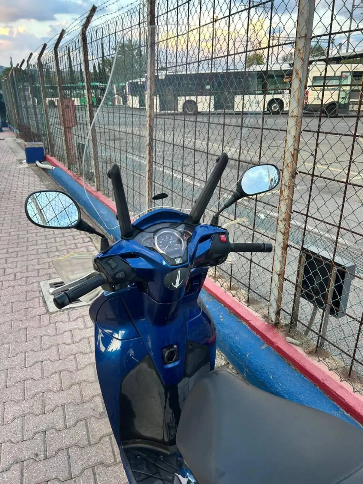 Honda SH 300 i ABS (2016 - 20) (5)
