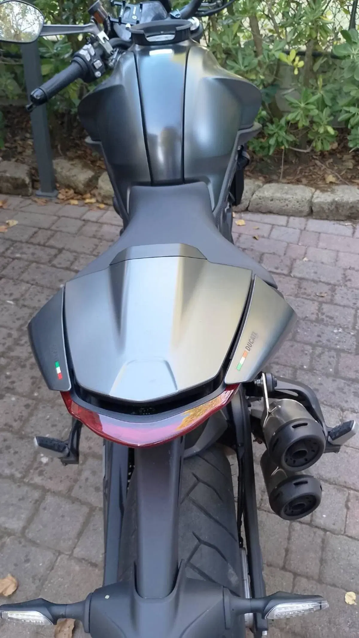 Ducati Monster 937 + (2021 - 25) (5)