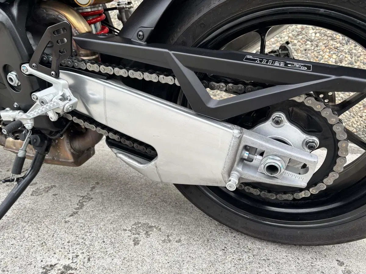 Aprilia Tuono V4 (2025 - 26) (7)