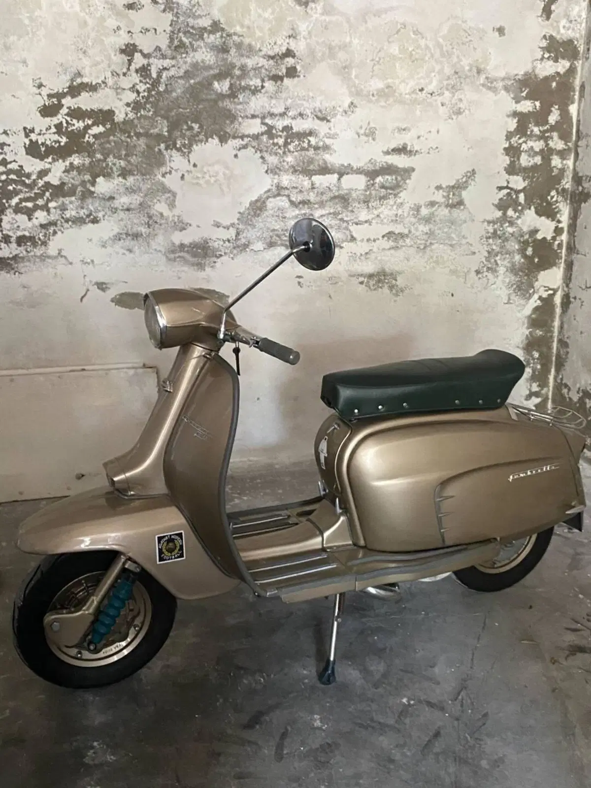 Lambretta special golden (2)