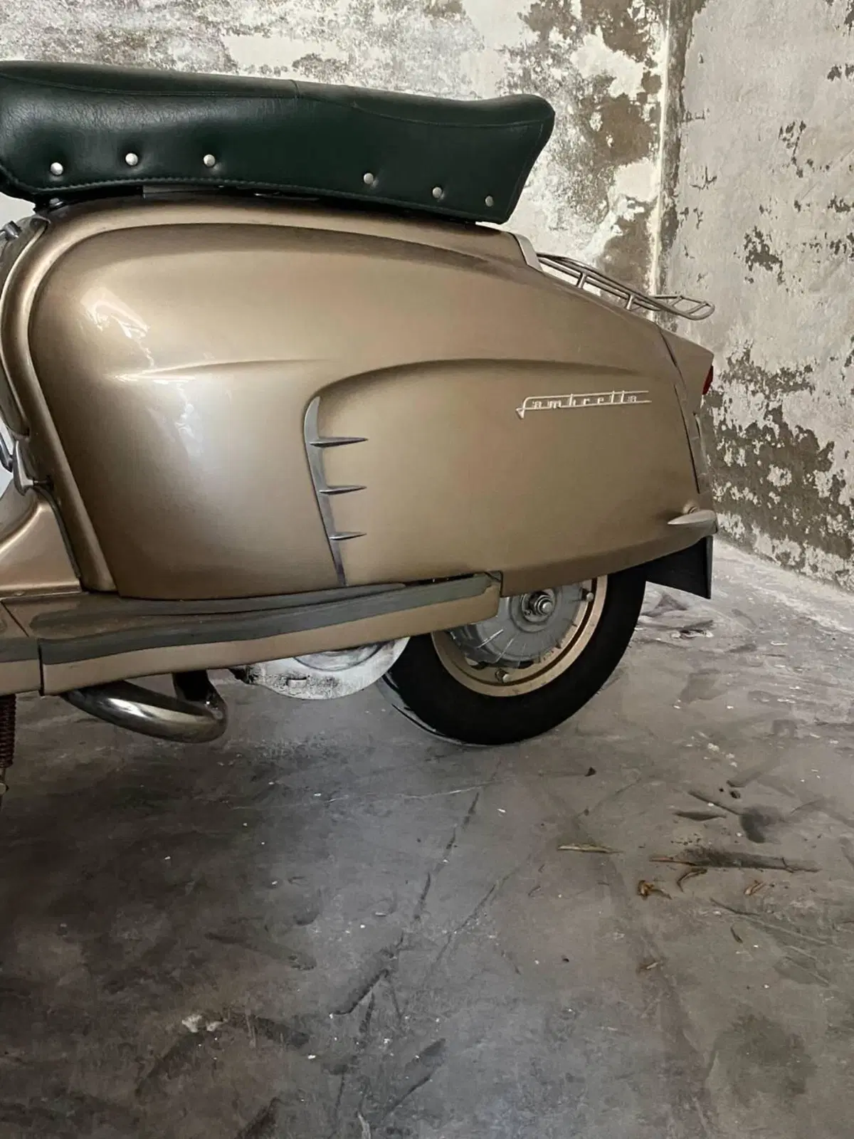 Lambretta special golden (3)