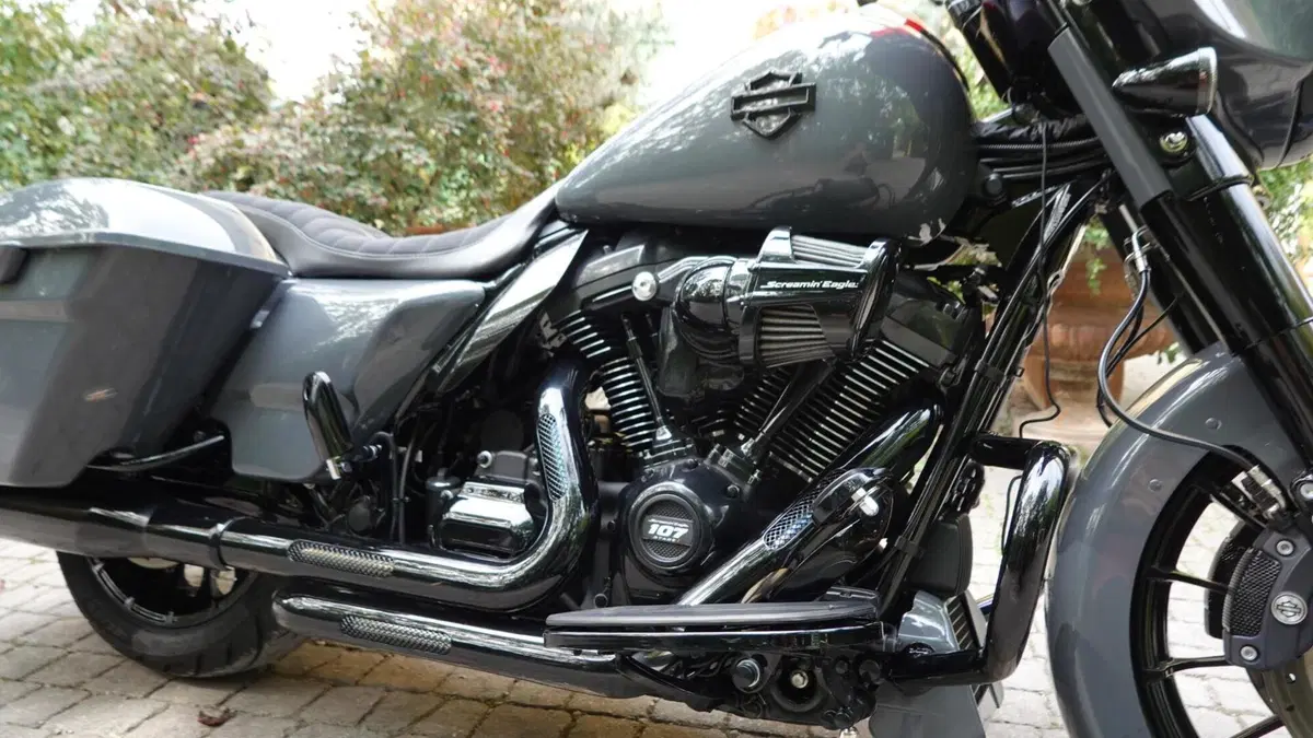 Harley-Davidson 107 Street Glide Special (2017 - 19) - FLHXS (5)