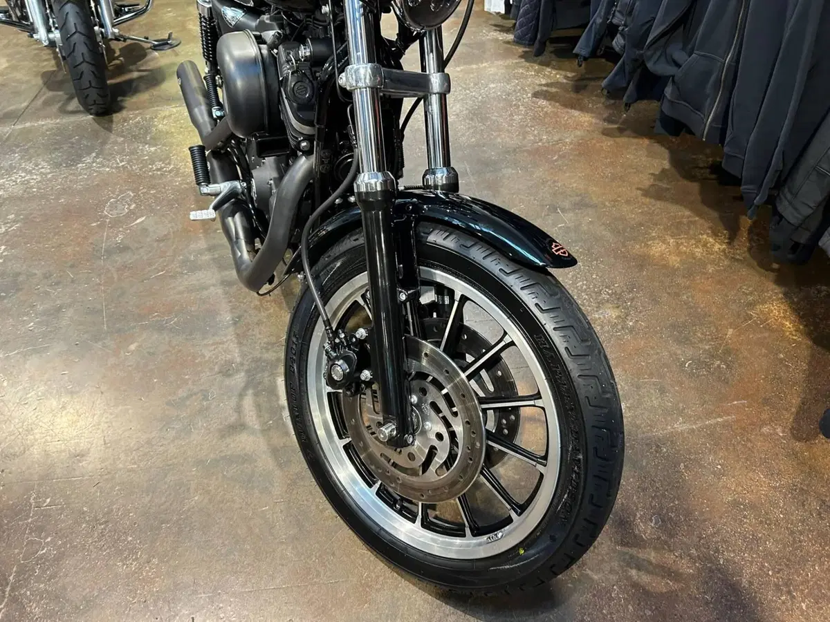 Harley-Davidson 883 R (2006 - 07) - XL 883R (6)