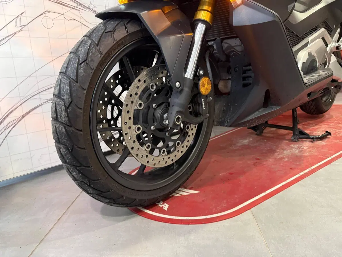 Honda Forza 750 DCT (2021 - 24) (9)