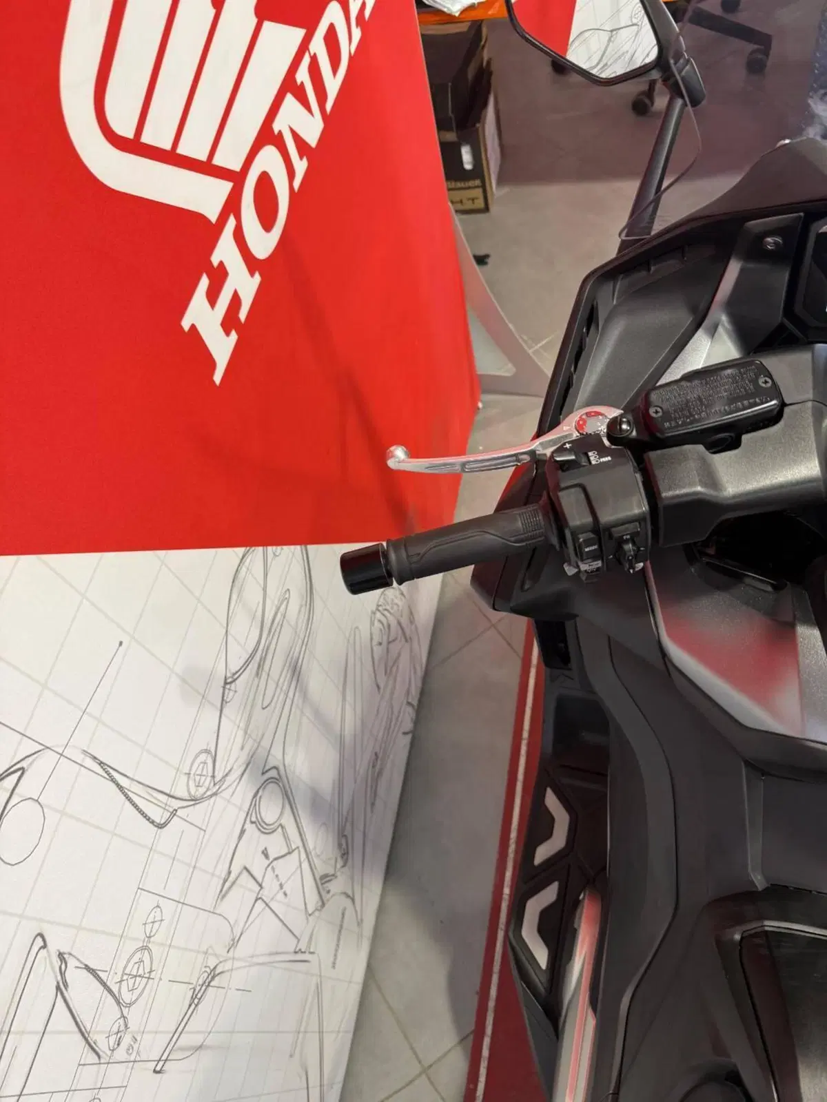 Honda Forza 750 DCT (2021 - 24) (13)
