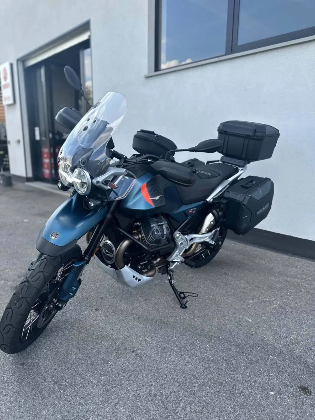 Moto Guzzi V85 TT Travel (2024 - 26) (13)