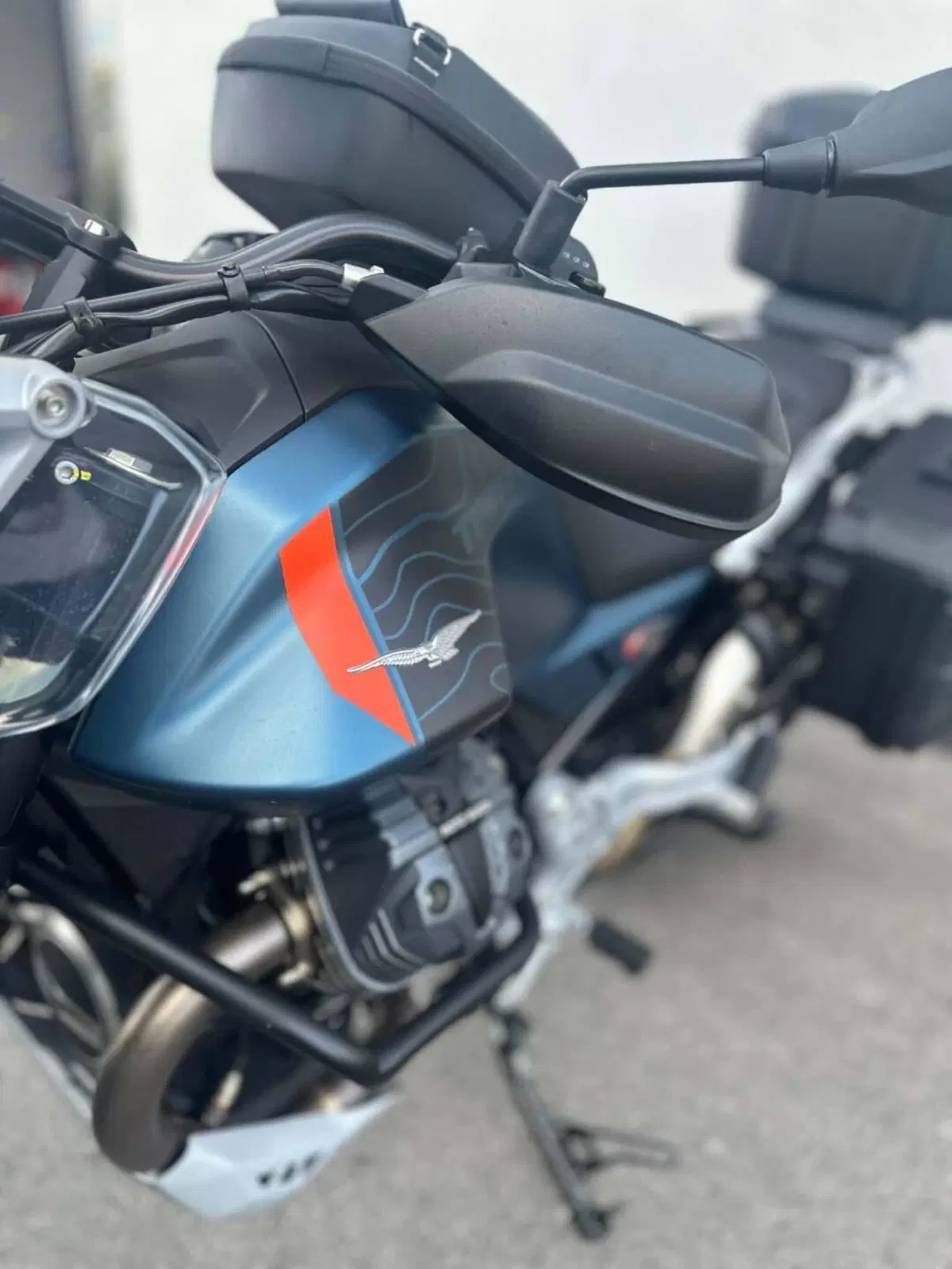 Moto Guzzi V85 TT Travel (2024 - 26) (14)