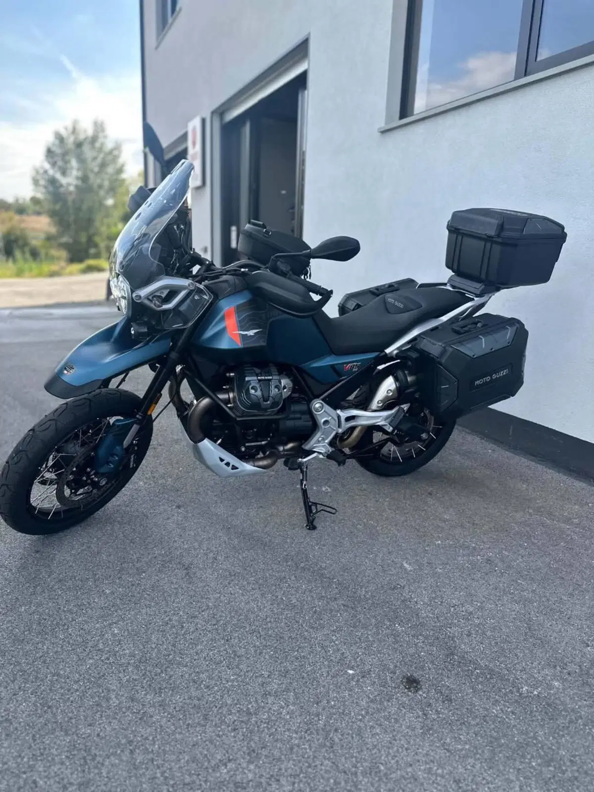 Moto Guzzi V85 TT Travel (2024 - 26) (3)