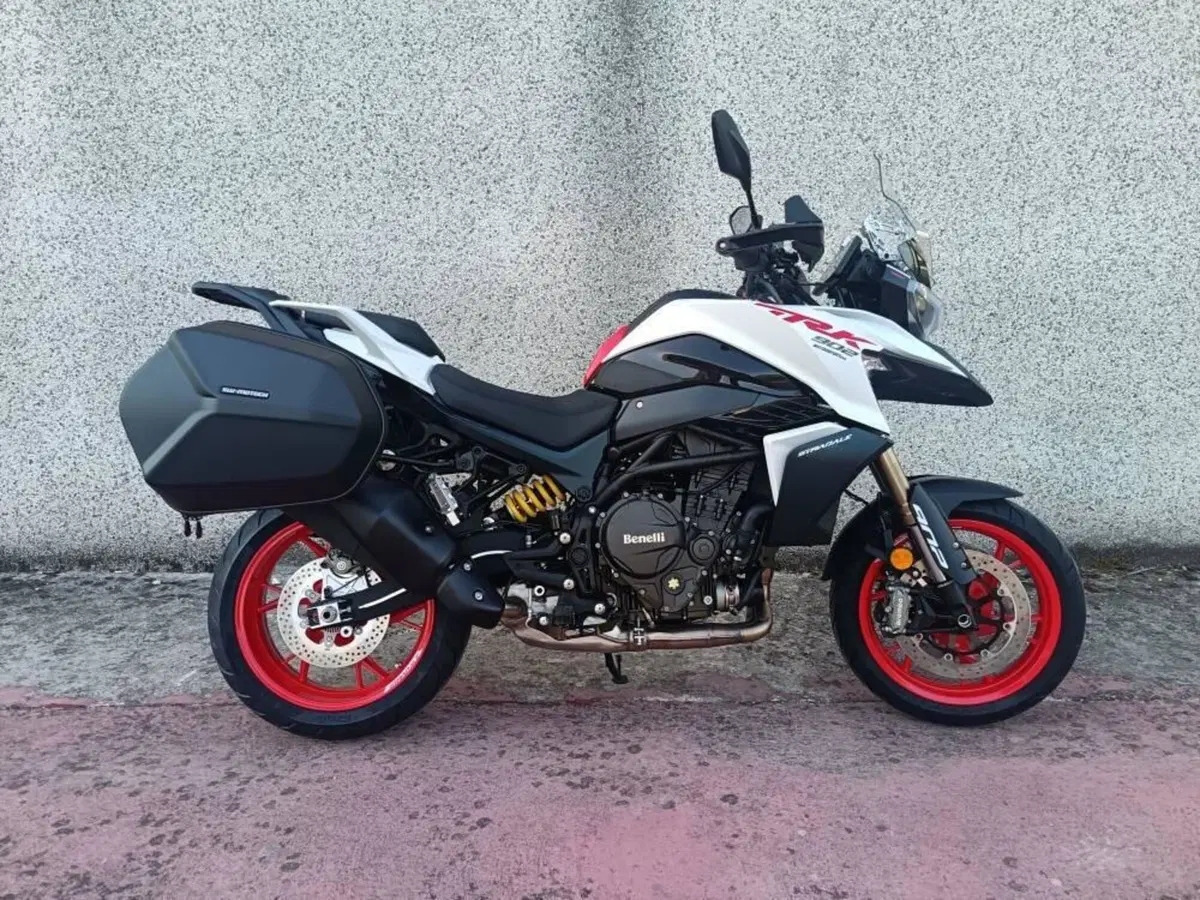 Benelli TRK 902 Stradale (2026) (3)