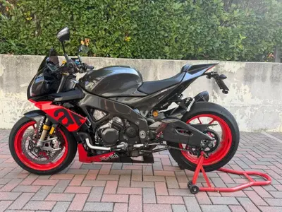 Aprilia Tuono V4 Factory (2019 - 20) usata