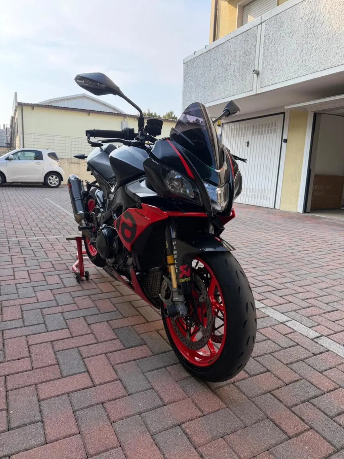 Aprilia Tuono V4 Factory (2019 - 20) (4)
