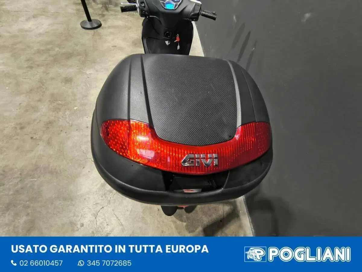 Piaggio Liberty 50 i-get (2016 - 18) (10)