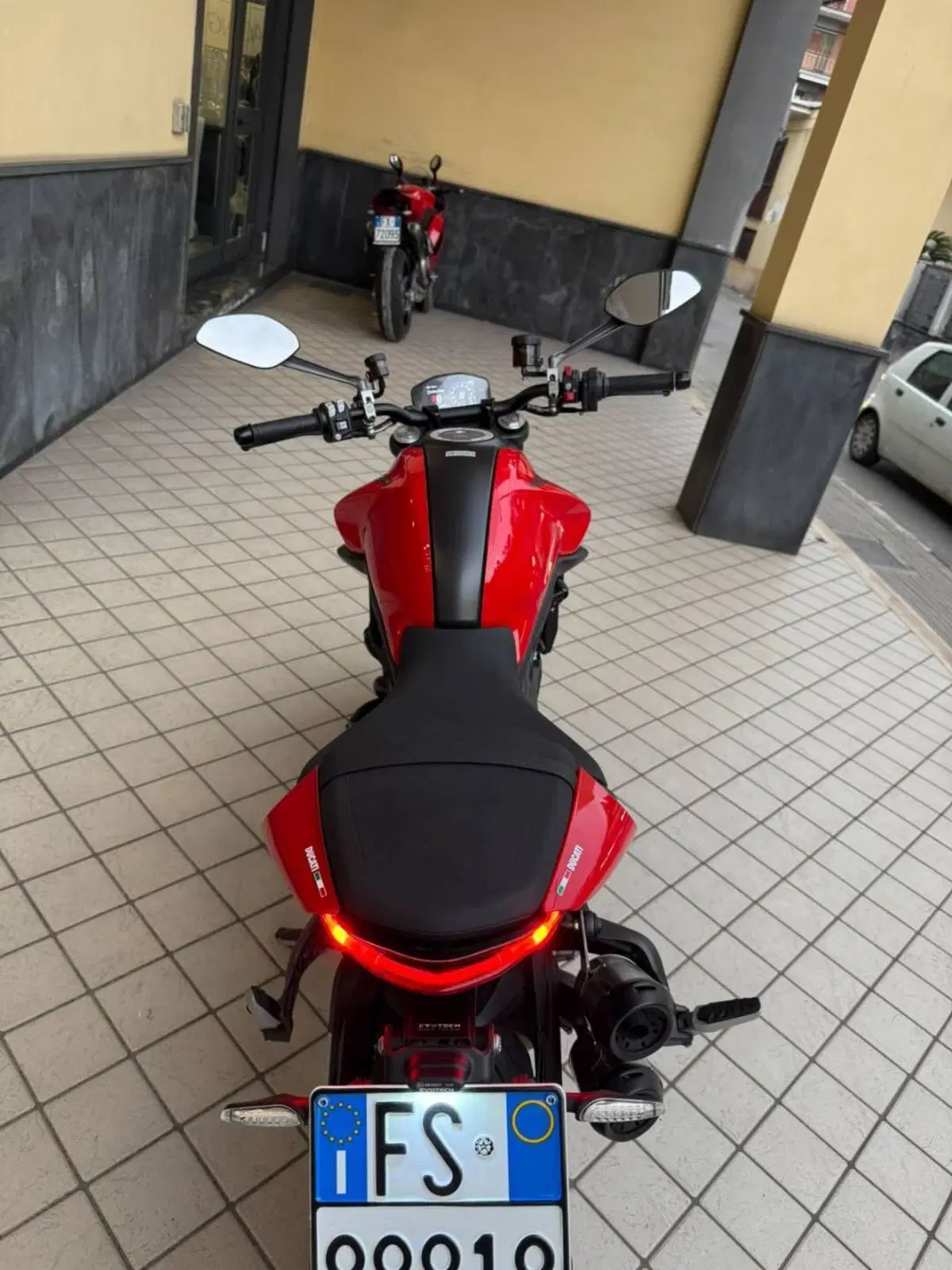 Ducati Monster 937 (2021 - 25) (5)