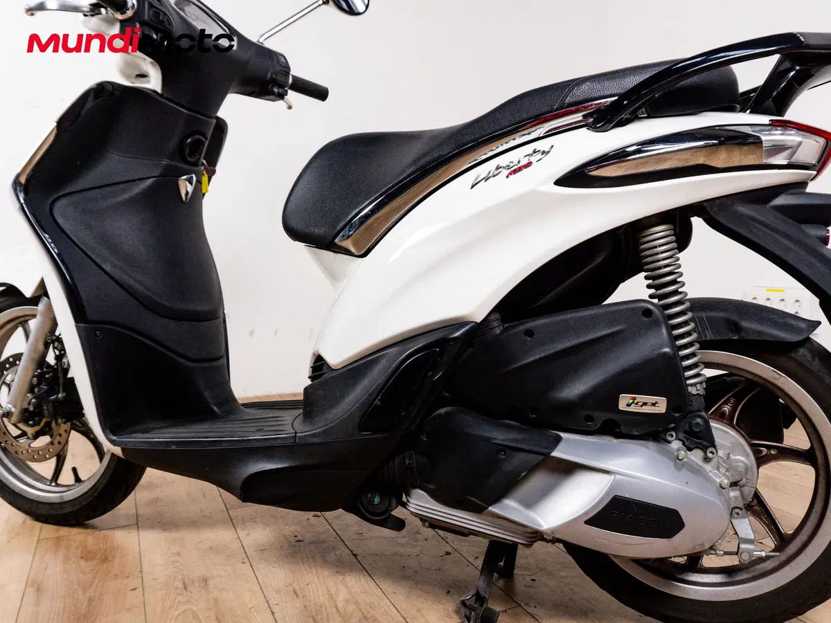 Piaggio Liberty 125 i-get ABS (2016) (10)