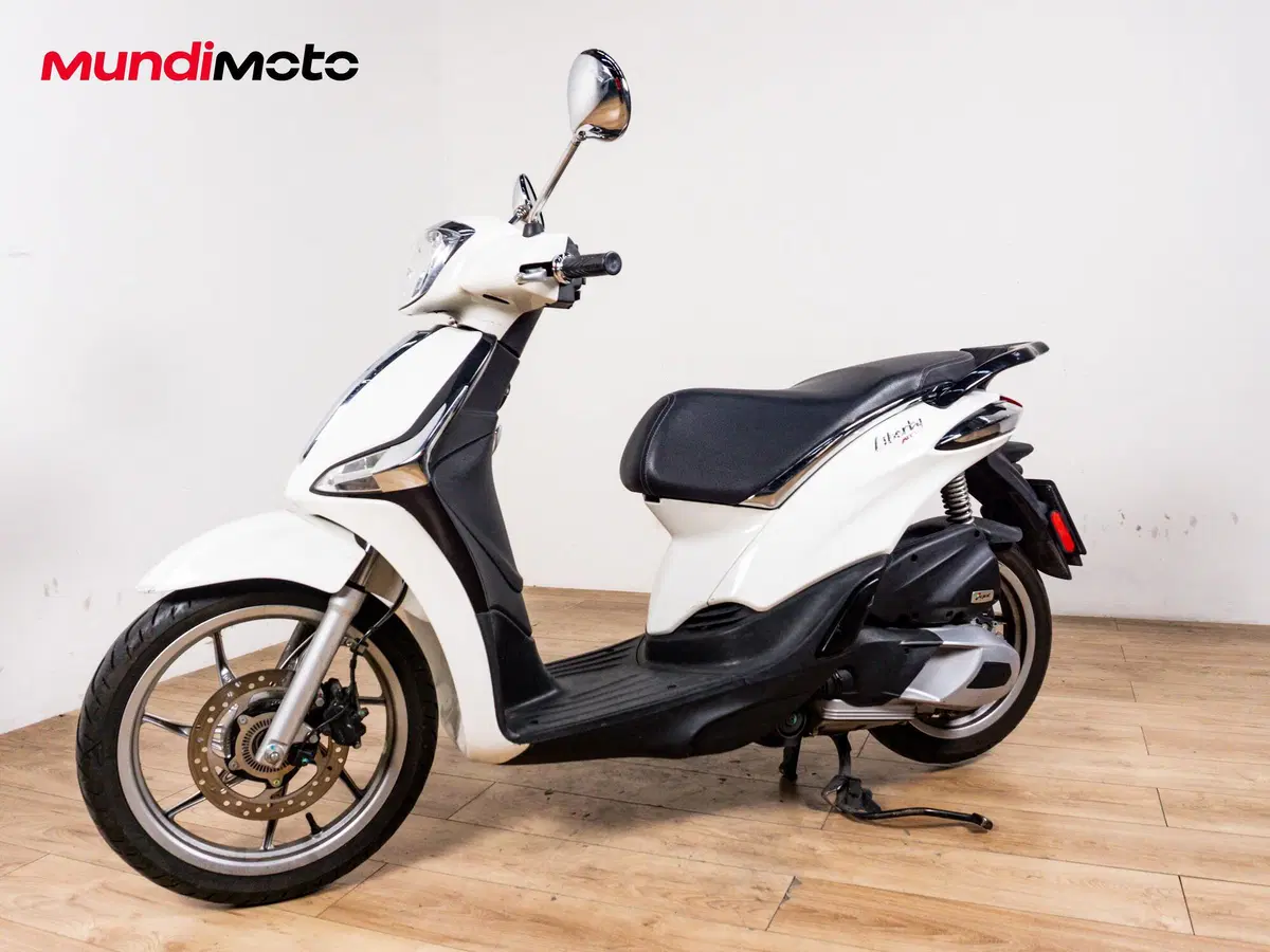 Piaggio Liberty 125 i-get ABS (2016) (8)