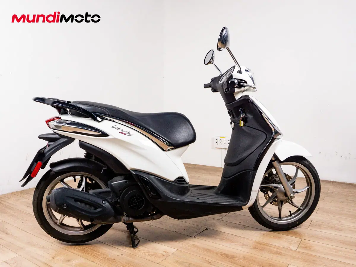 Piaggio Liberty 125 i-get ABS (2016) (3)