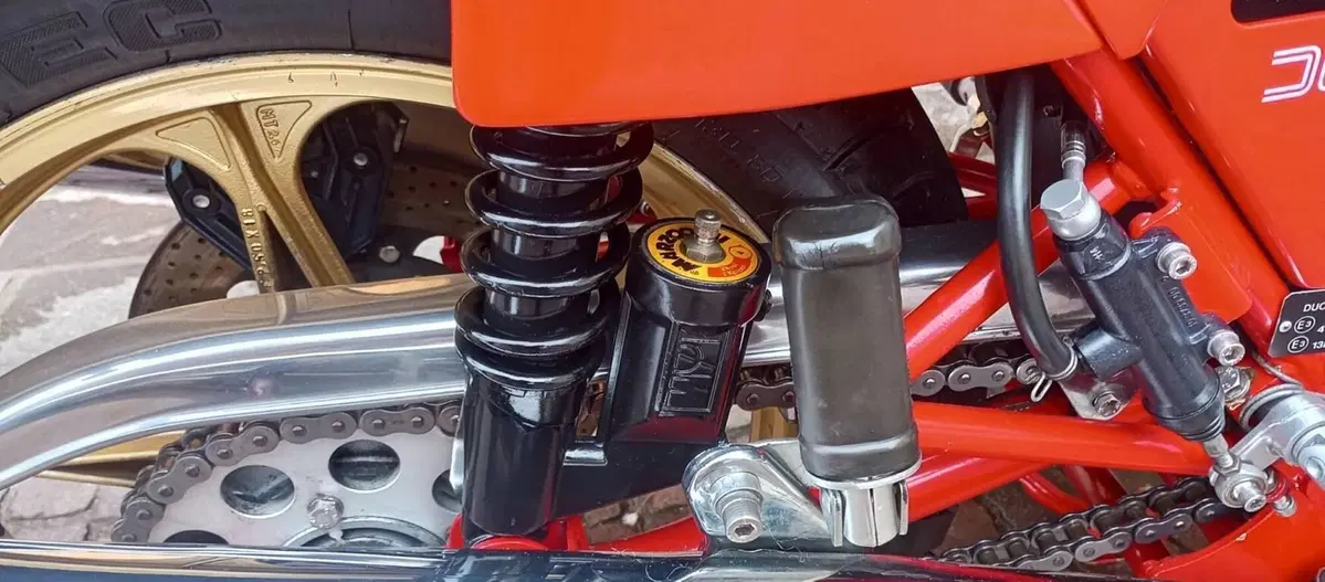 Ducati 1000 Mike Hailwood Replica  (4)