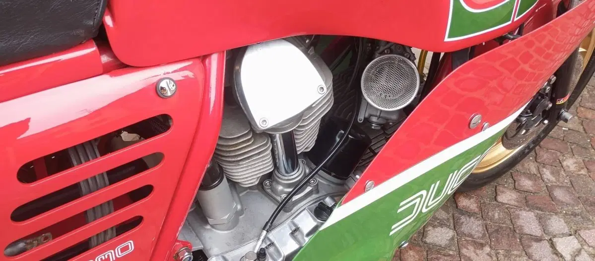 Ducati 1000 Mike Hailwood Replica  (5)