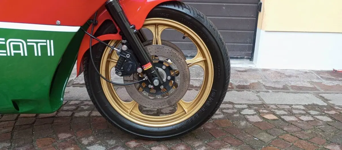 Ducati 1000 Mike Hailwood Replica  (13)