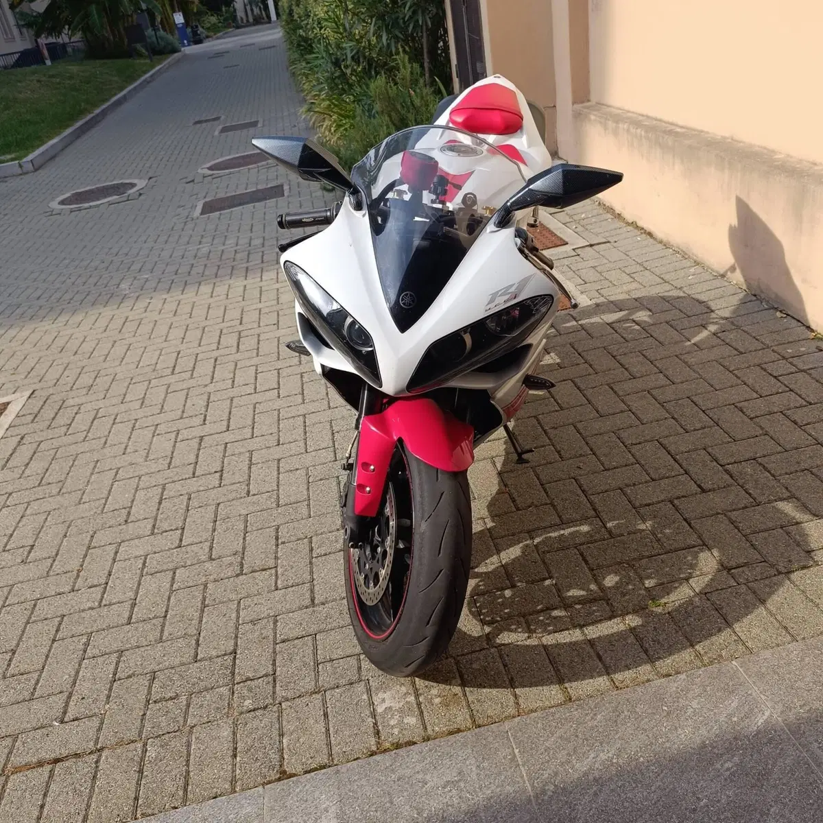 Yamaha YZF R1 (2009 - 11) (5)