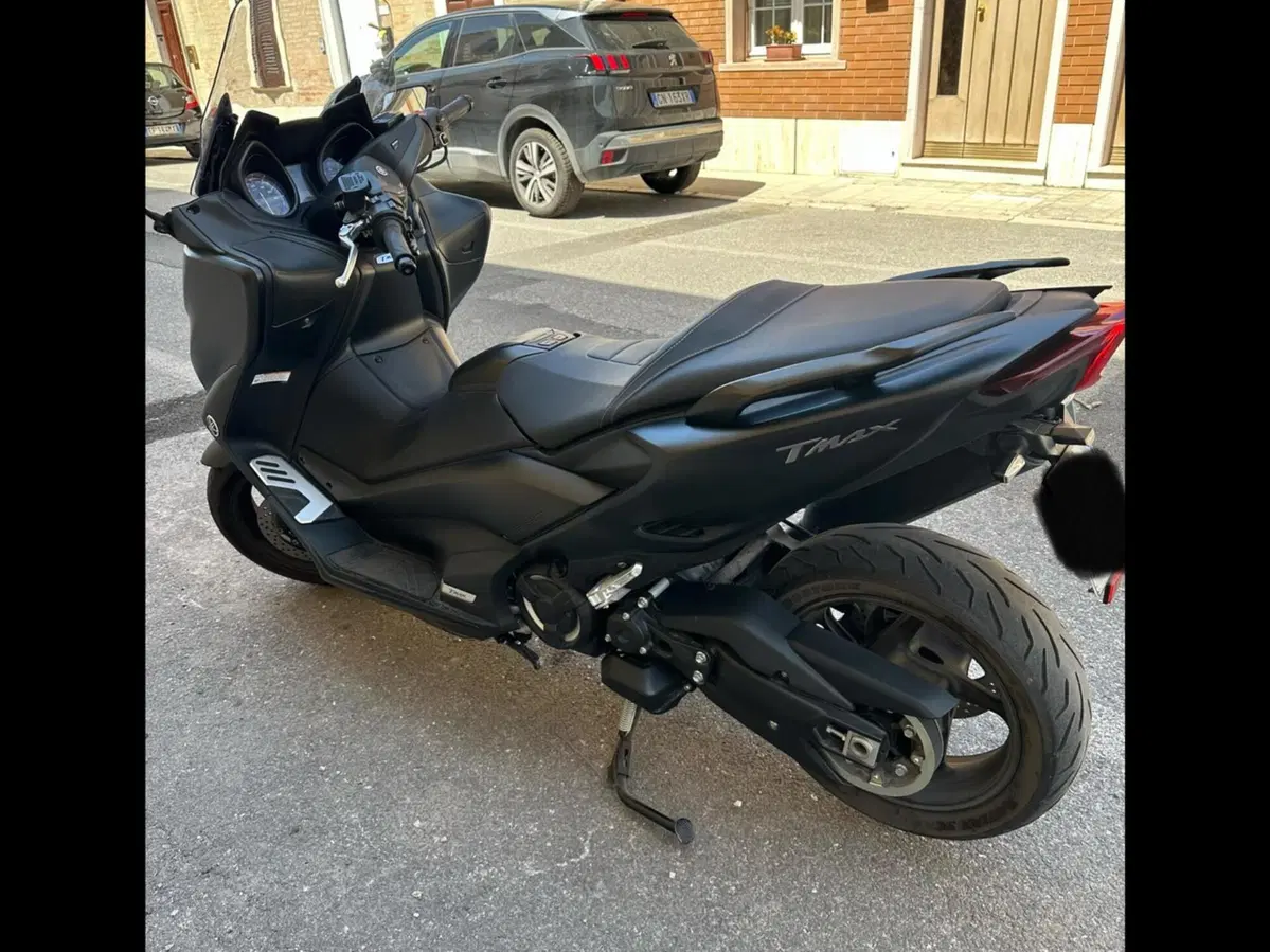 Yamaha T-Max 560 (2020 - 21) (4)
