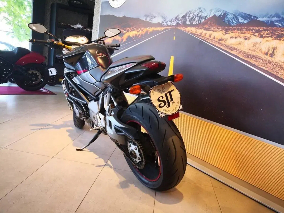 MV Agusta Brutale 910 R (2006 - 11) (8)