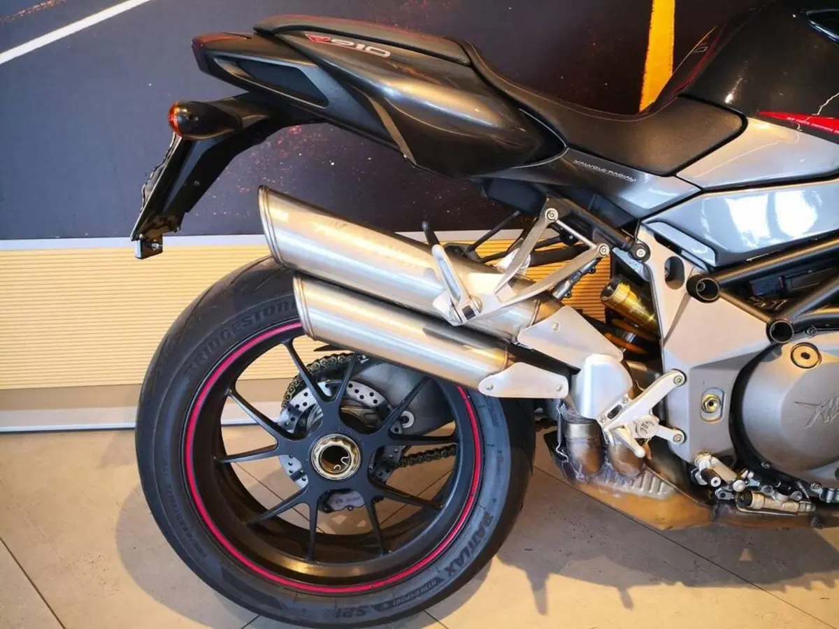 MV Agusta Brutale 910 R (2006 - 11) (5)