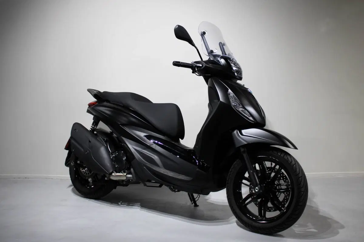 Piaggio Beverly 400 S (2025 - 26) (2)