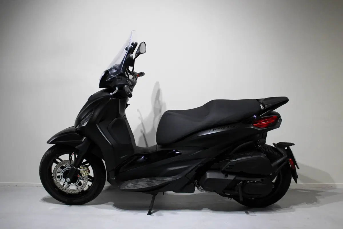 Piaggio Beverly 400 S (2025 - 26) (4)