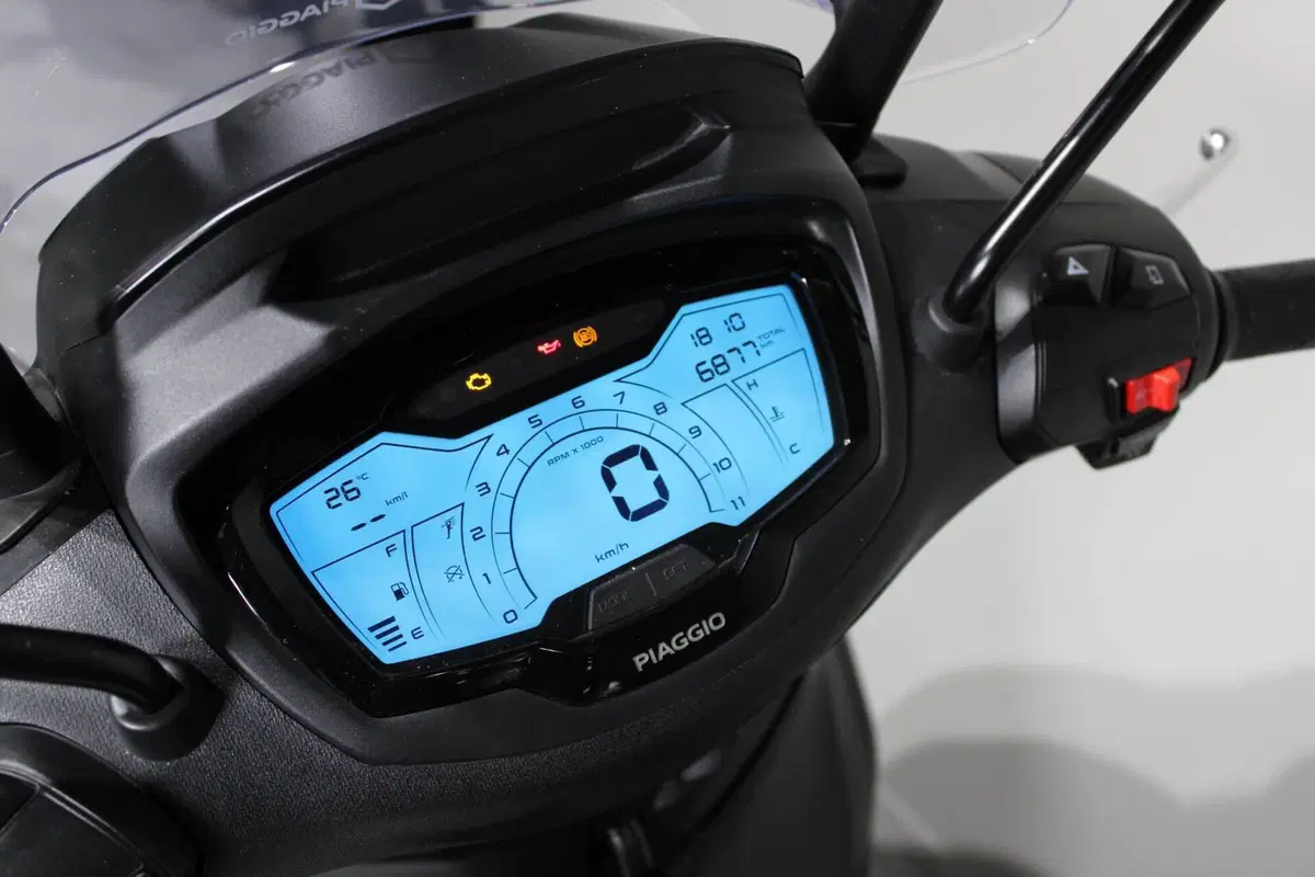 Piaggio Beverly 400 S (2025 - 26) (5)