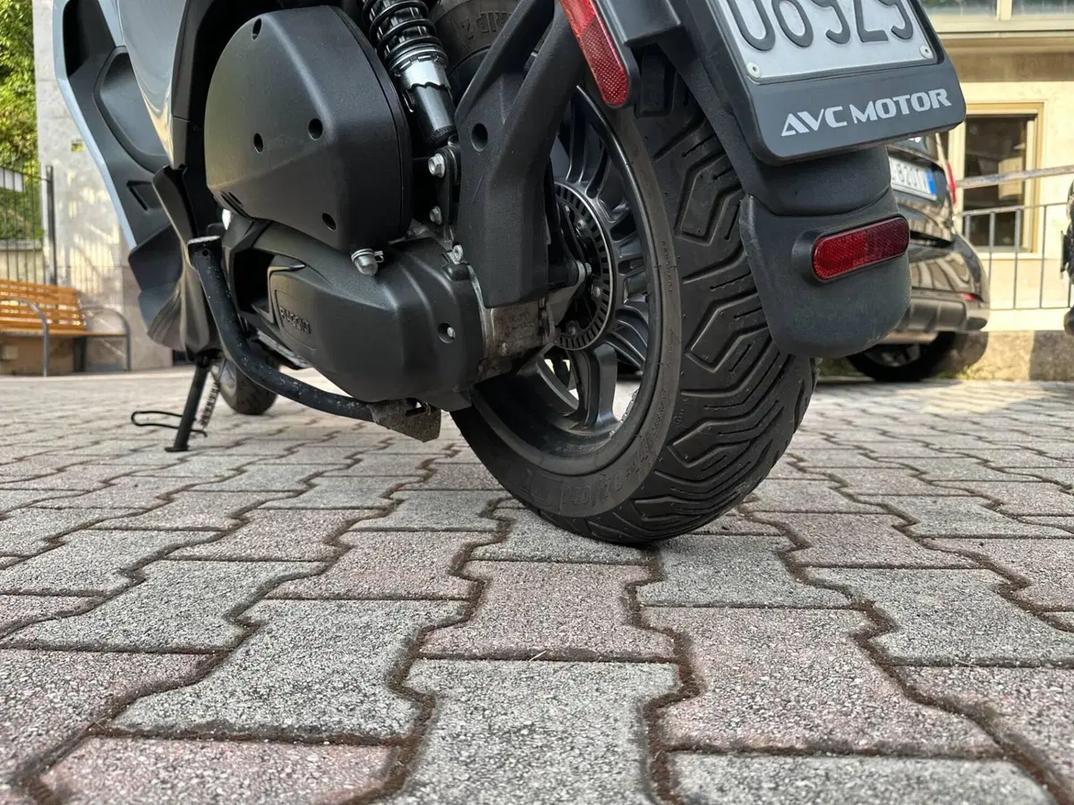Piaggio Beverly 310 S (2025 - 26) (9)