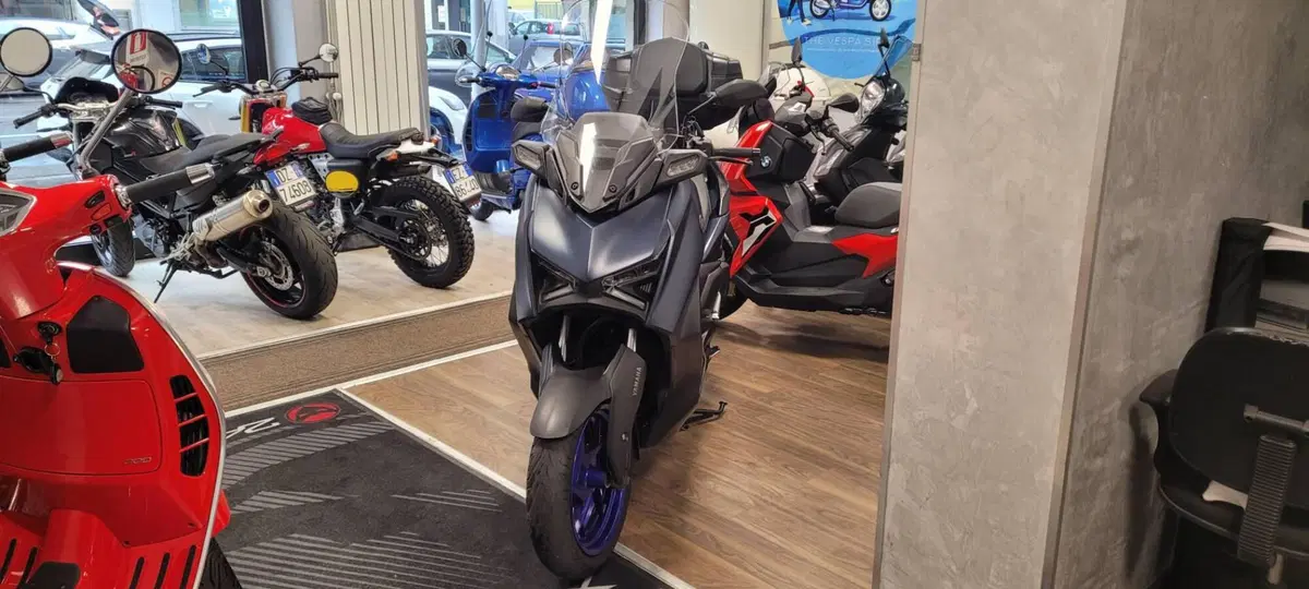 Yamaha X-Max 300 (2025 - 26) (2)
