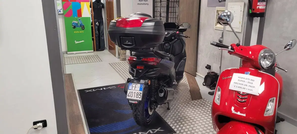 Yamaha X-Max 300 (2025 - 26) (4)