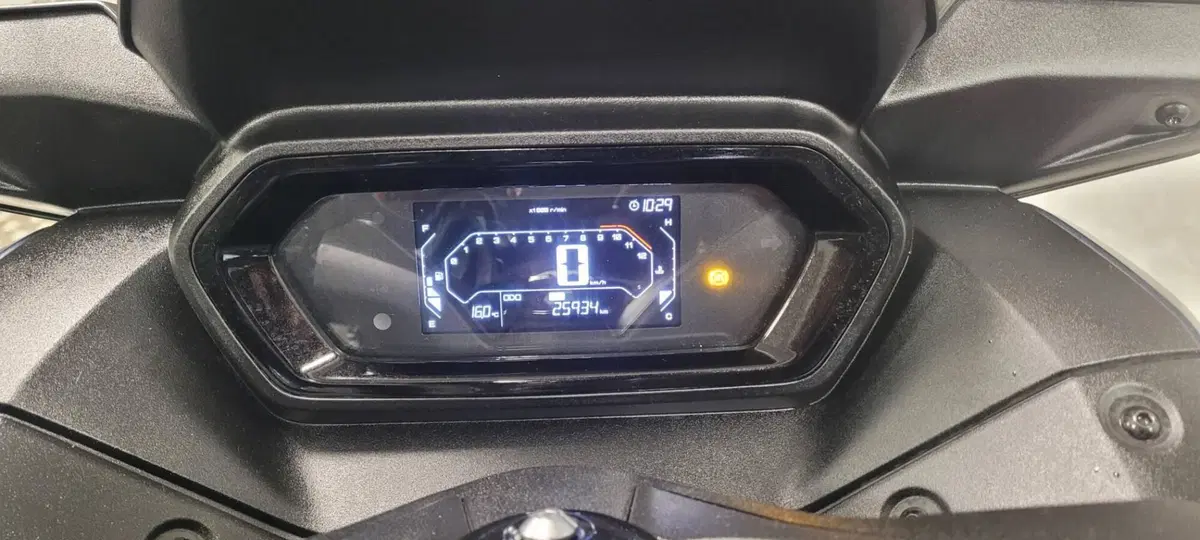 Yamaha X-Max 300 (2025 - 26) (6)
