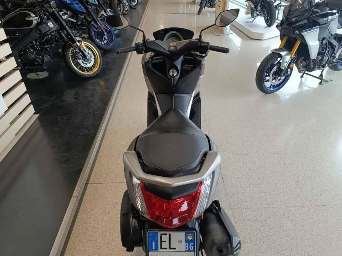 Yamaha N-Max 125 (2017 - 20) (3)