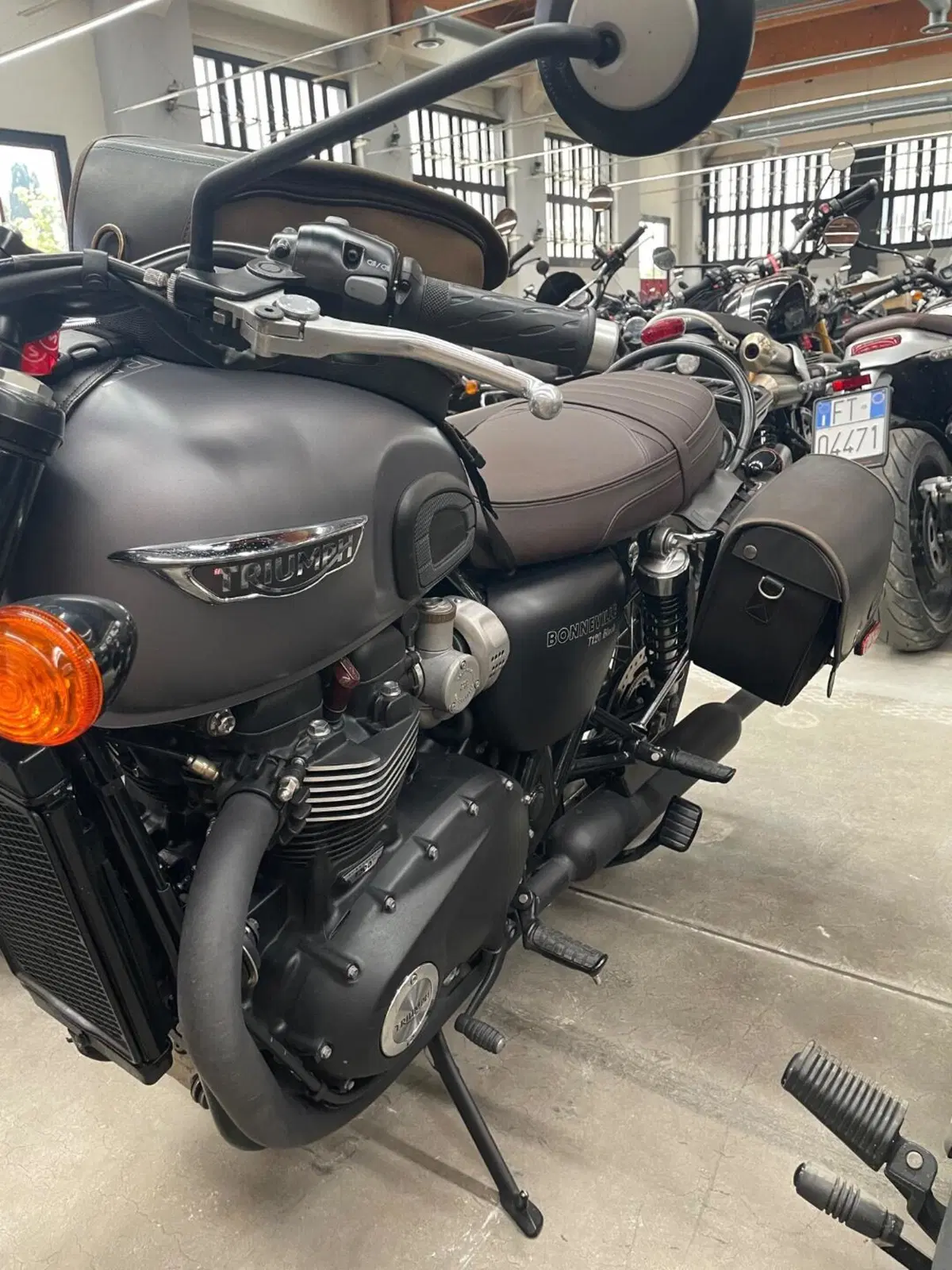 Triumph Bonneville T120 Black (2017 - 20) (7)