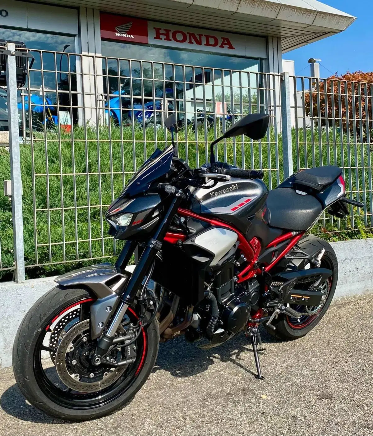 Kawasaki Z 900 A2 (2025 - 27) (2)