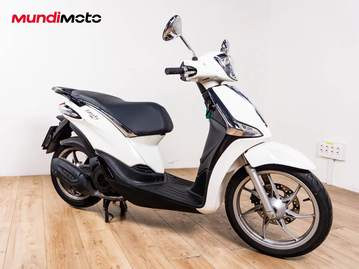 Piaggio Liberty 125 i-get ABS (2016) (2)