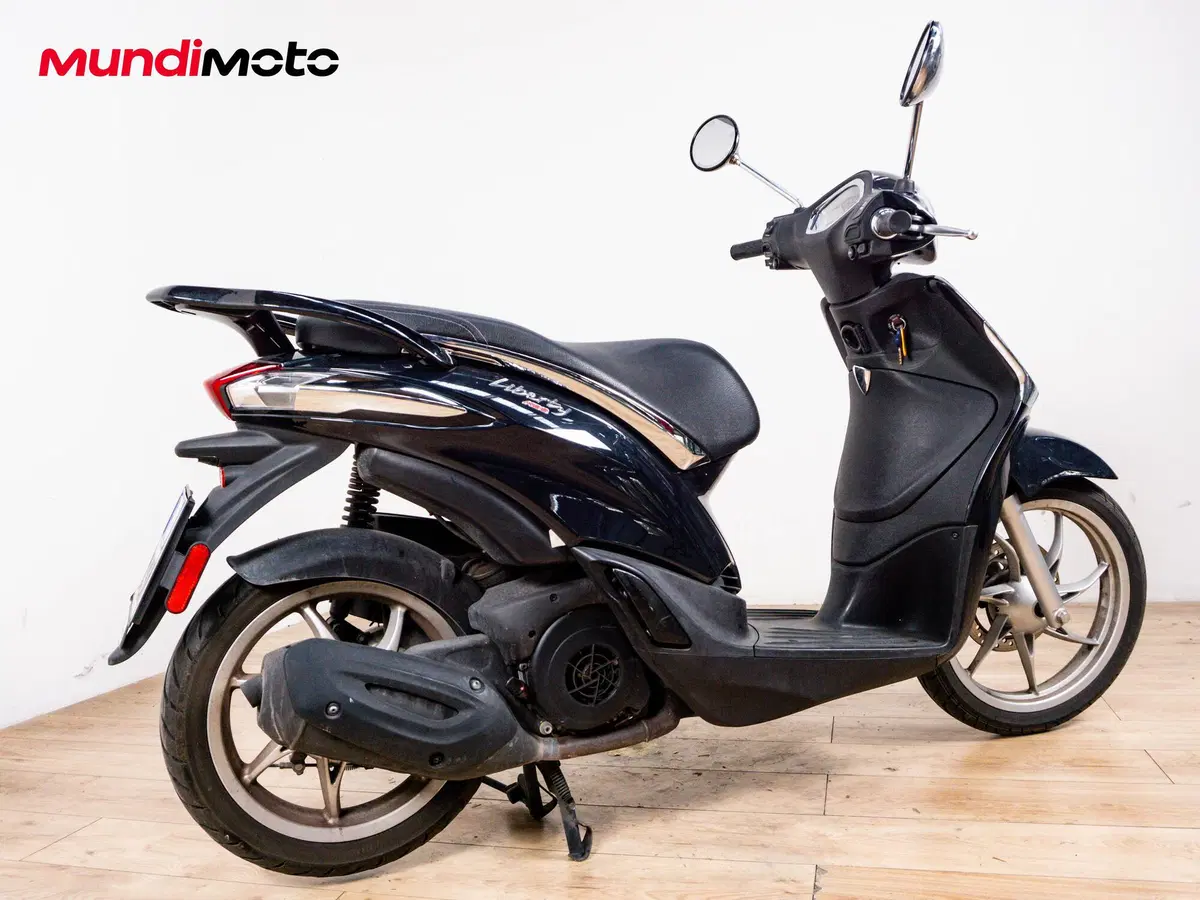 Piaggio Liberty 125 i-get ABS (2016) (3)