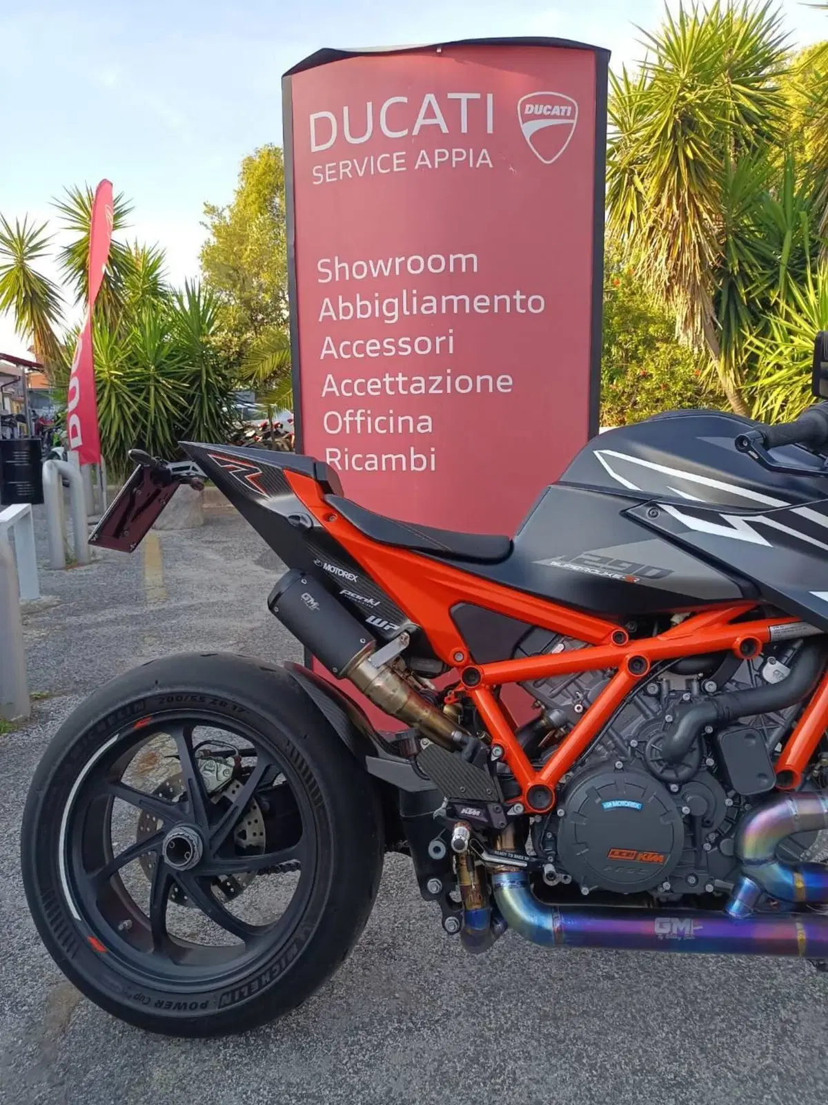 KTM 1290 Super Duke RR (2023) (10)