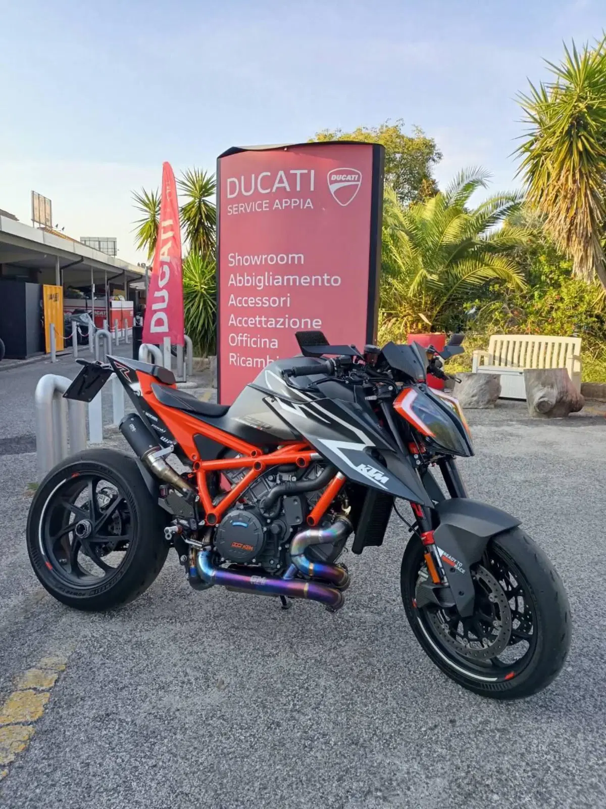 KTM 1290 Super Duke RR (2023) (12)