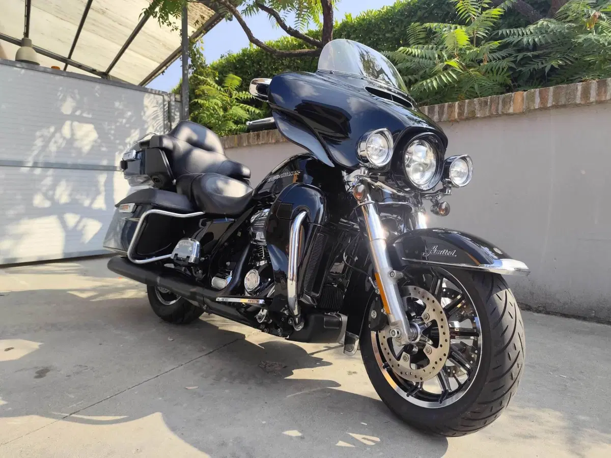 Harley-Davidson 107 Electra Glide Ultra Limited (2017 - 18) - FLHTK (4)