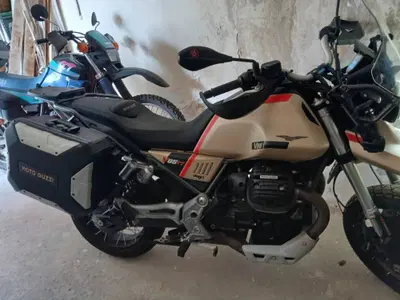 Moto Guzzi V85 TT Travel (2020) usata