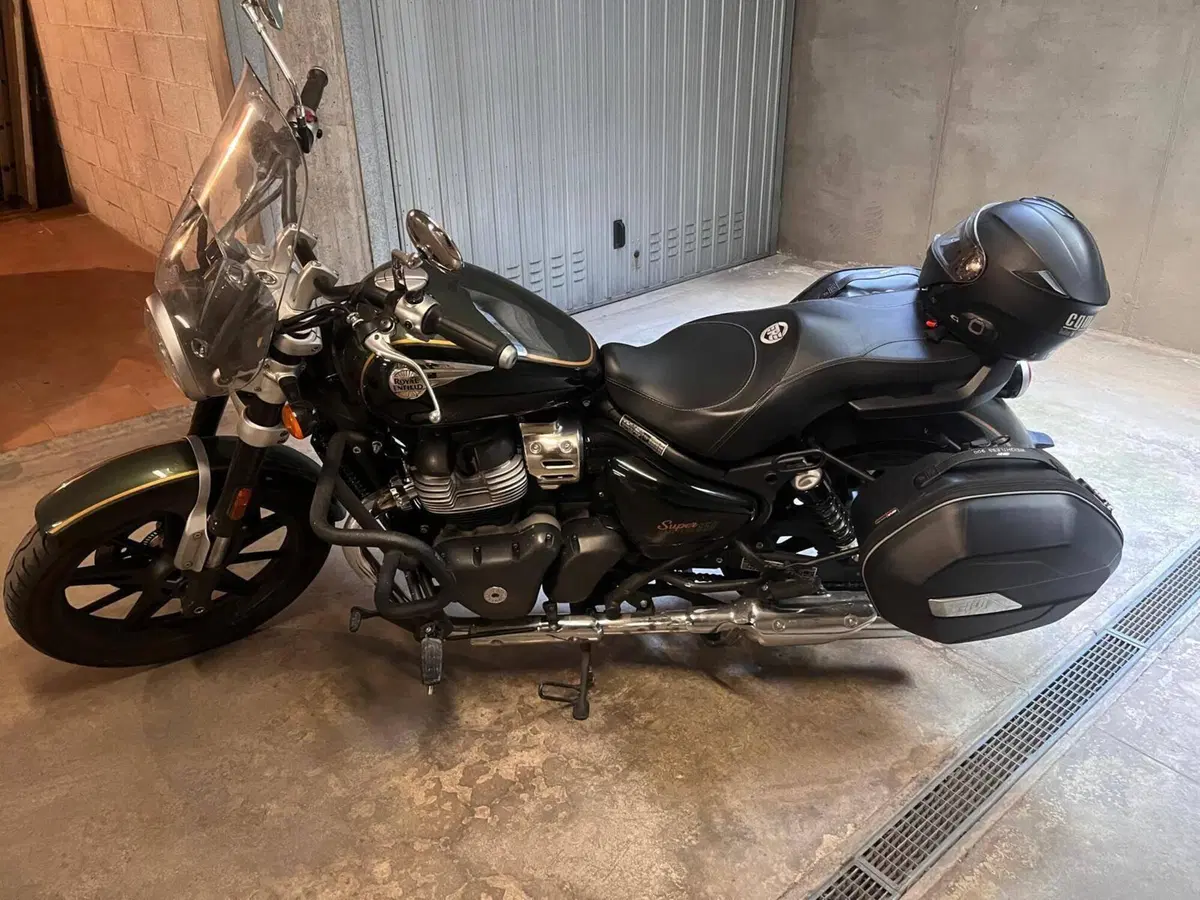 Royal Enfield Super Meteor 650 (2023 - 26)
