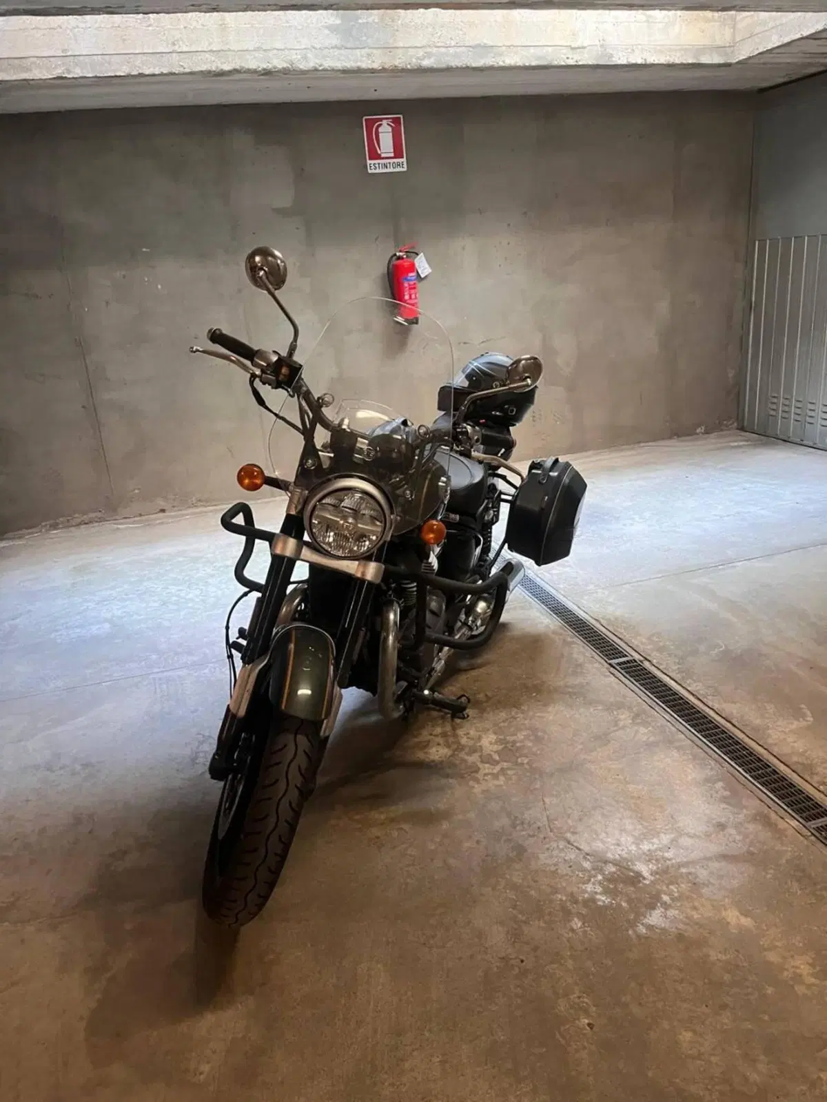 Royal Enfield Super Meteor 650 (2023 - 26) (2)