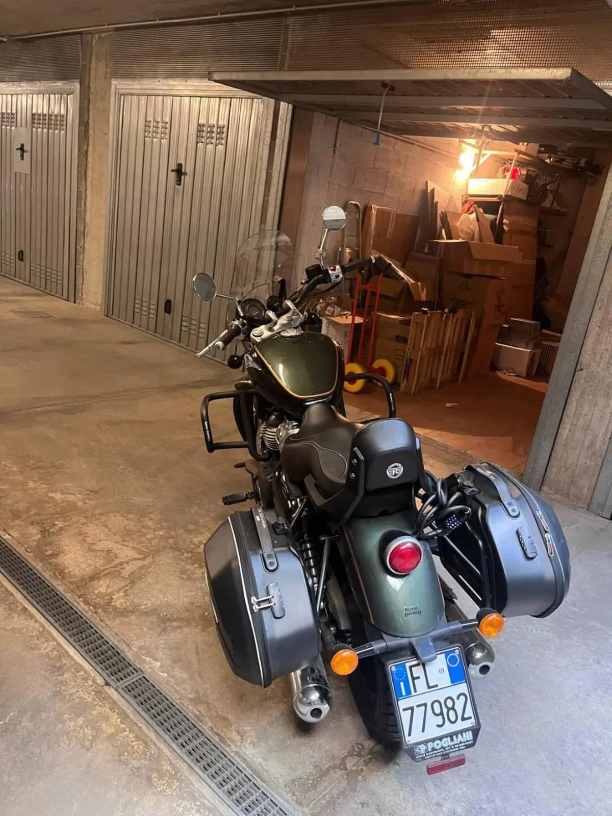 Royal Enfield Super Meteor 650 (2023 - 26) (6)