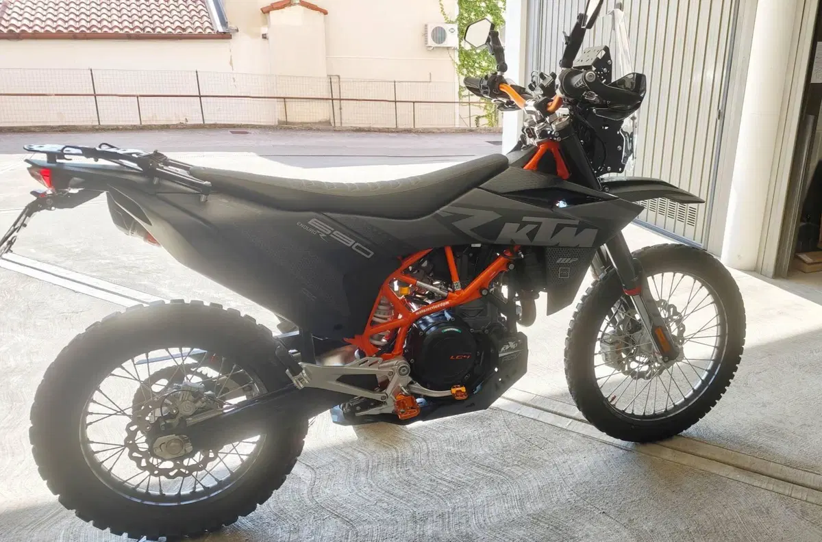 KTM 690 Enduro R (2026 - 27) (2)