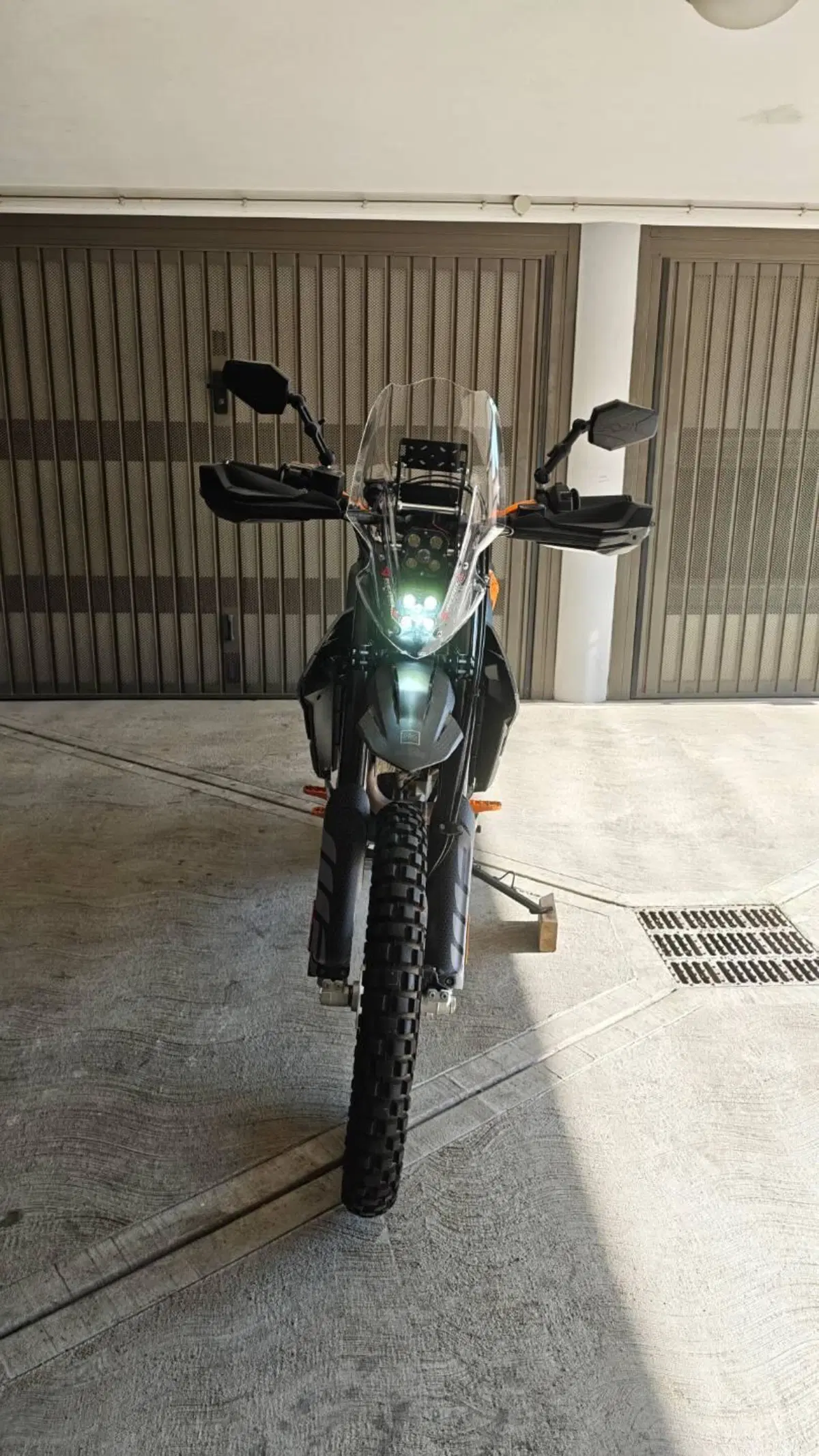 KTM 690 Enduro R (2026 - 27) (6)