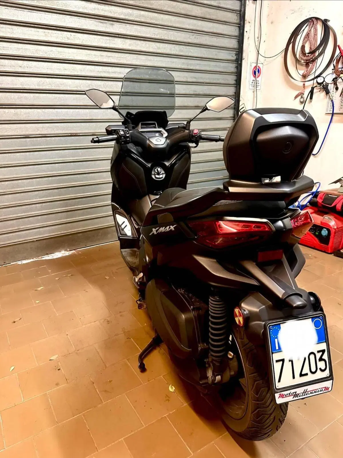 Yamaha X-Max 300 Tech Max (2021 - 24) (4)